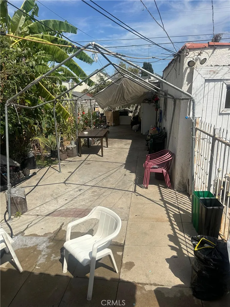 6534 4th Los Angeles, CA 90043