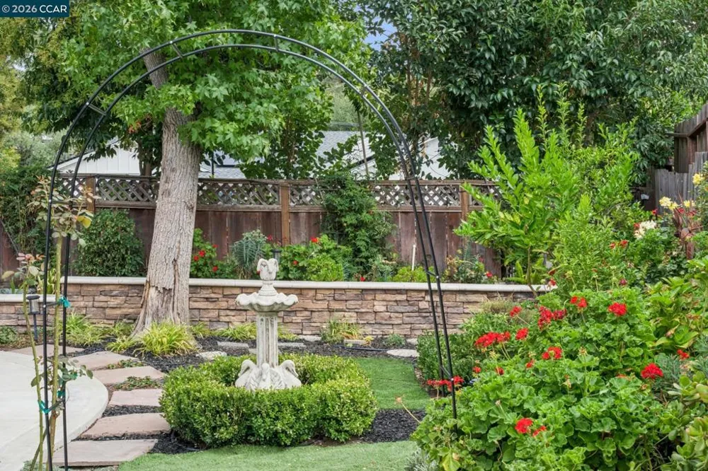 258 Barnett Ter Pleasant Hill, CA 94523