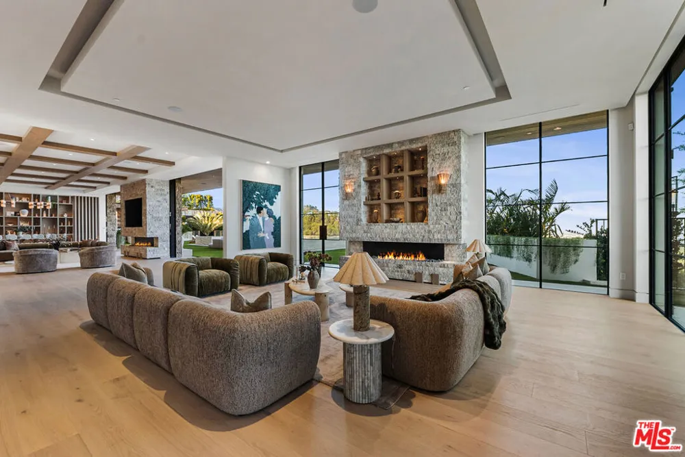 1360 Laurel Way Beverly Hills, CA 90210