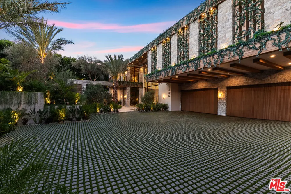 1360 Laurel Way Beverly Hills, CA 90210