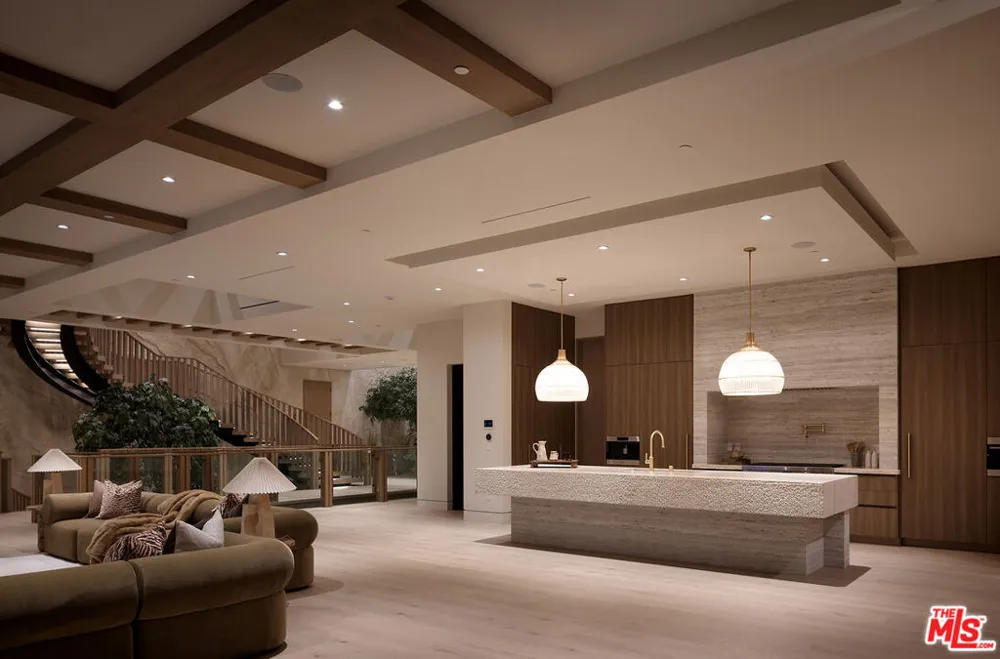 1360 Laurel Way Beverly Hills, CA 90210