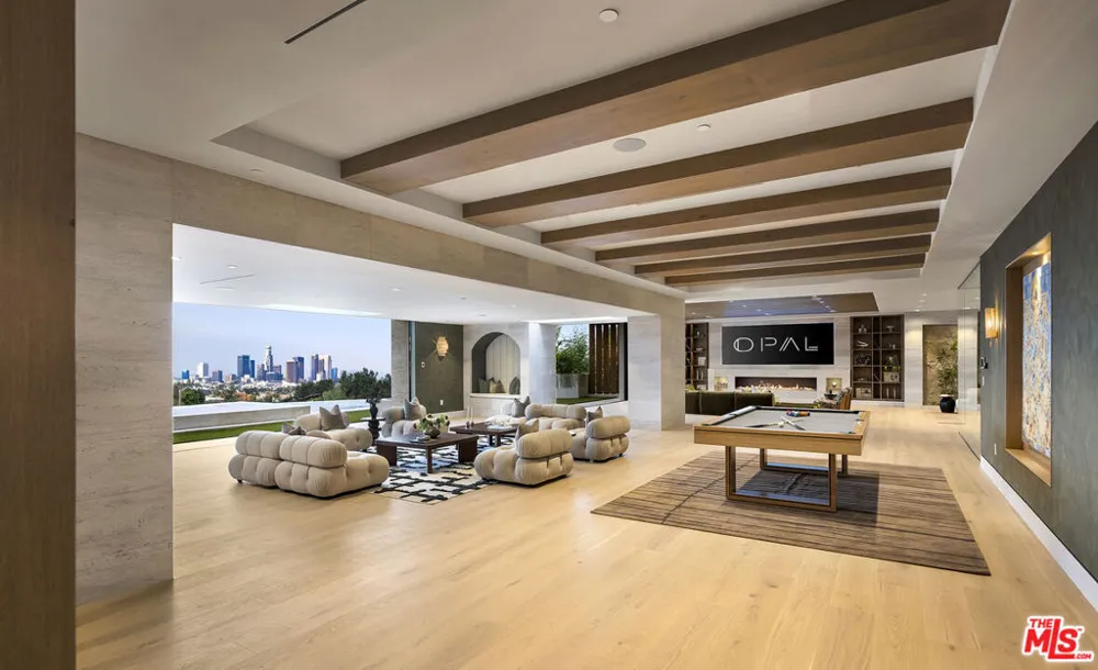 1360 Laurel Way Beverly Hills, CA 90210