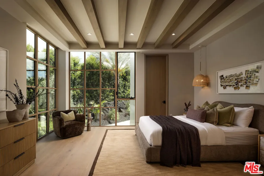1360 Laurel Way Beverly Hills, CA 90210