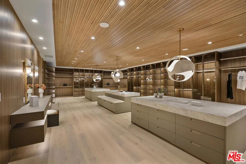 1360 Laurel Way Beverly Hills, CA 90210