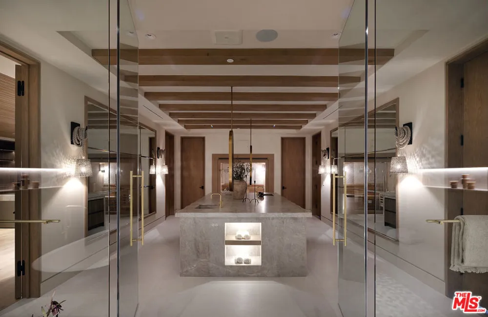 1360 Laurel Way Beverly Hills, CA 90210