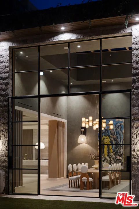 1360 Laurel Way Beverly Hills, CA 90210