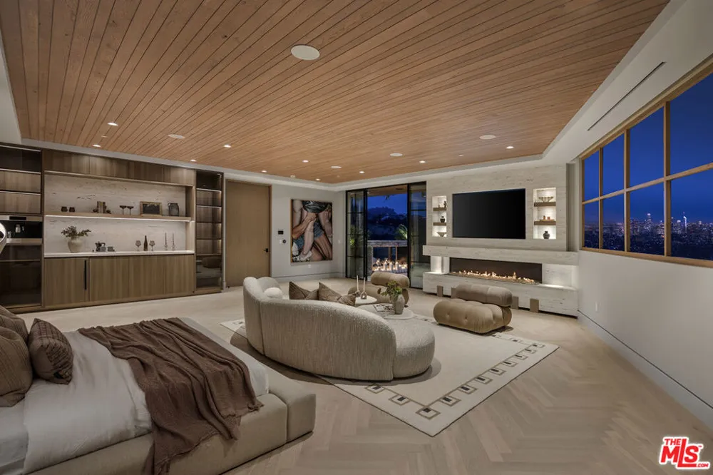 1360 Laurel Way Beverly Hills, CA 90210