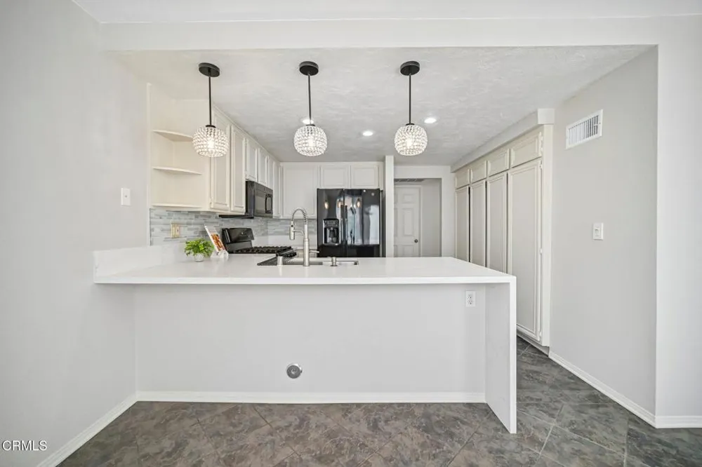 6056 Paseo Encantada Camarillo, CA 93012