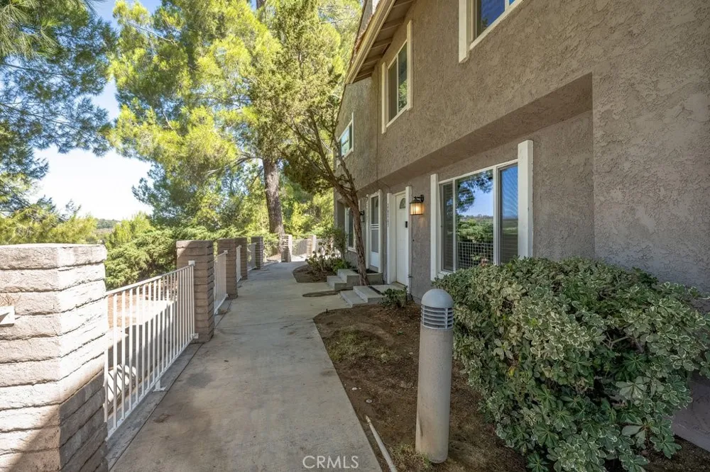 26865 Avenida Terraza Saugus, CA 91350