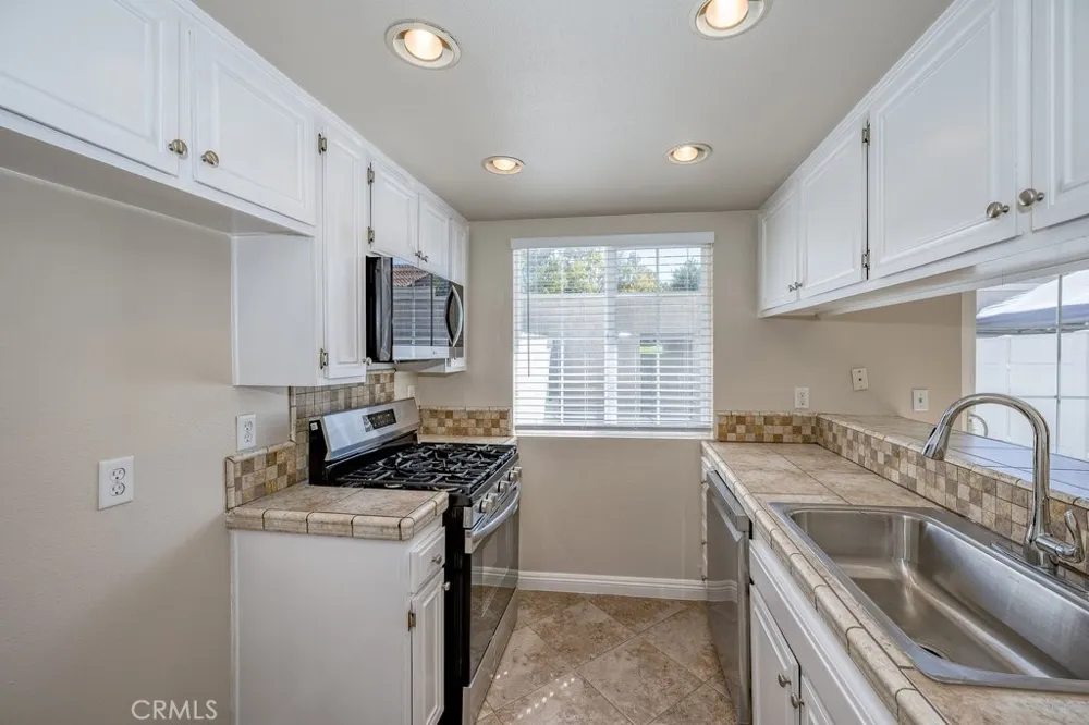 26865 Avenida Terraza Saugus, CA 91350