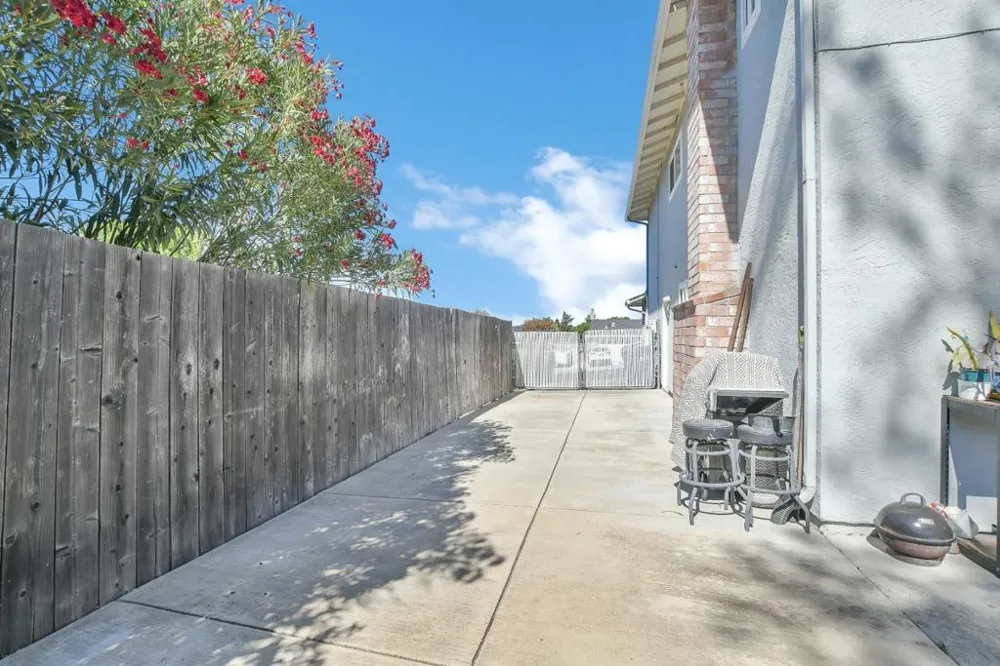 2353 Silver Creek Circle Antioch, CA 94509
