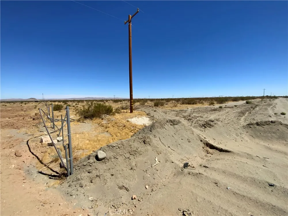 Oasis Pinon Hills, CA 92372