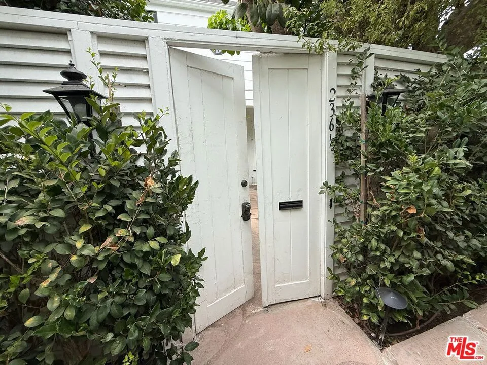 236 S Spalding Drive #1/2 Beverly Hills, CA 90212
