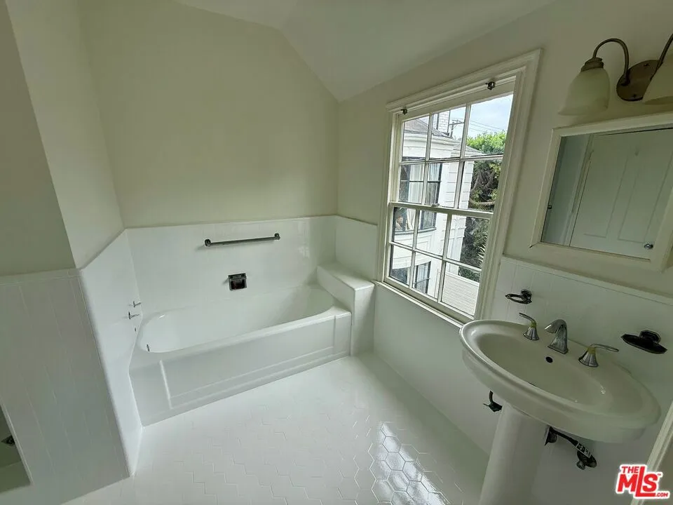 236 S Spalding Drive #1/2 Beverly Hills, CA 90212