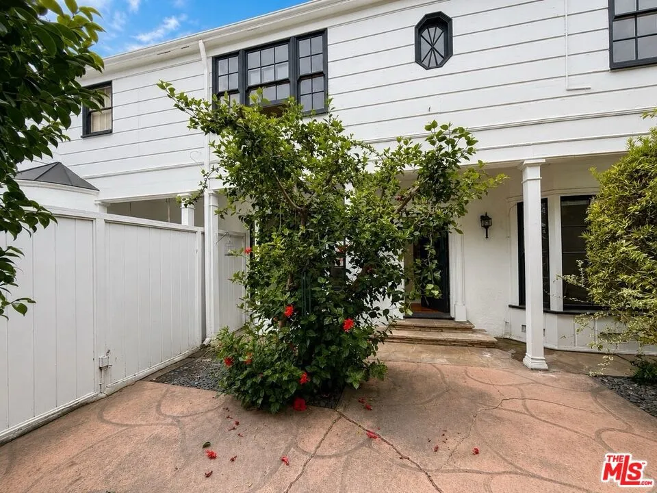 236 S Spalding Drive #1/2 Beverly Hills, CA 90212