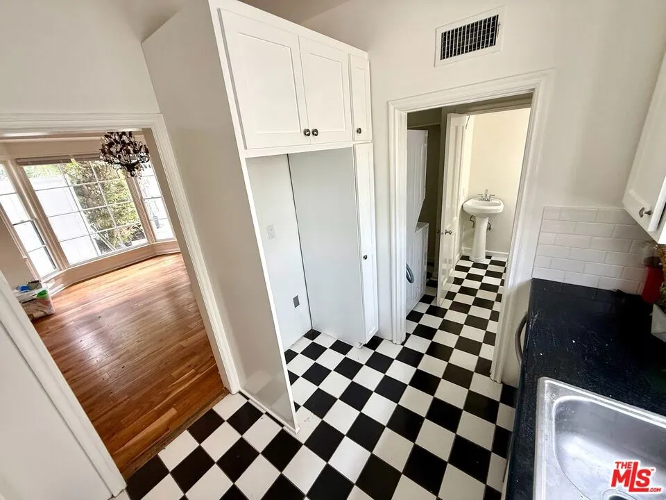 236 S Spalding Drive #1/2 Beverly Hills, CA 90212