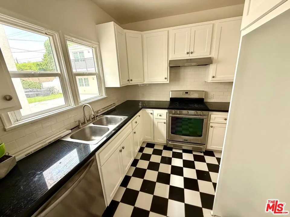 236 S Spalding Drive #1/2 Beverly Hills, CA 90212