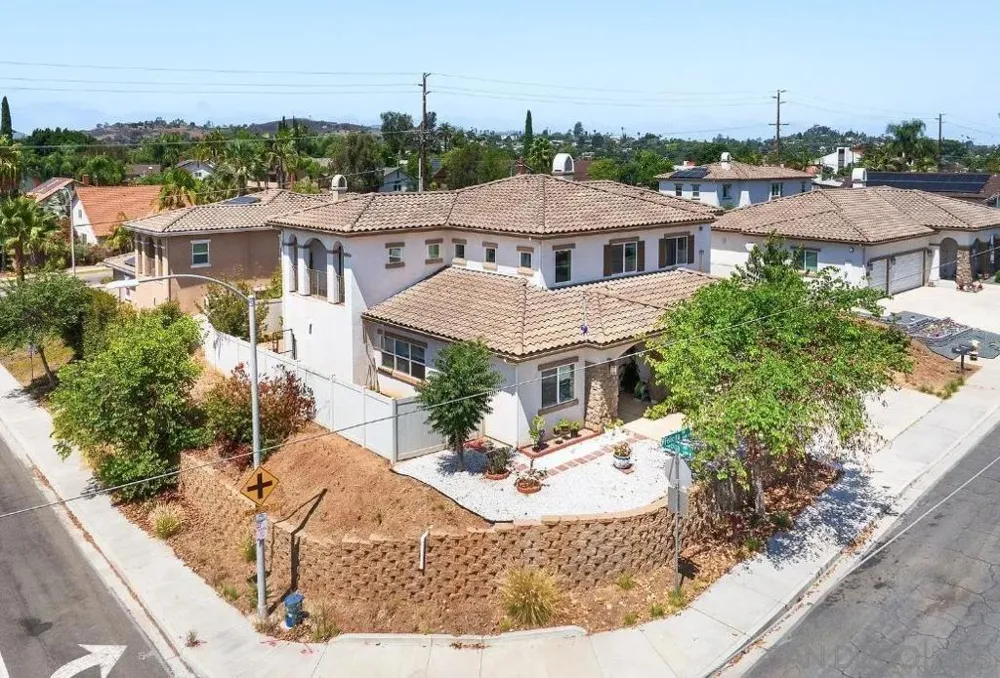 1675 Felicita Escondido, CA 92025
