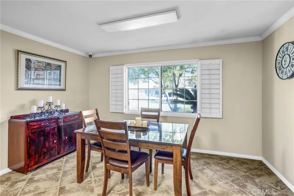 15381 Mallard Fontana, CA 92336