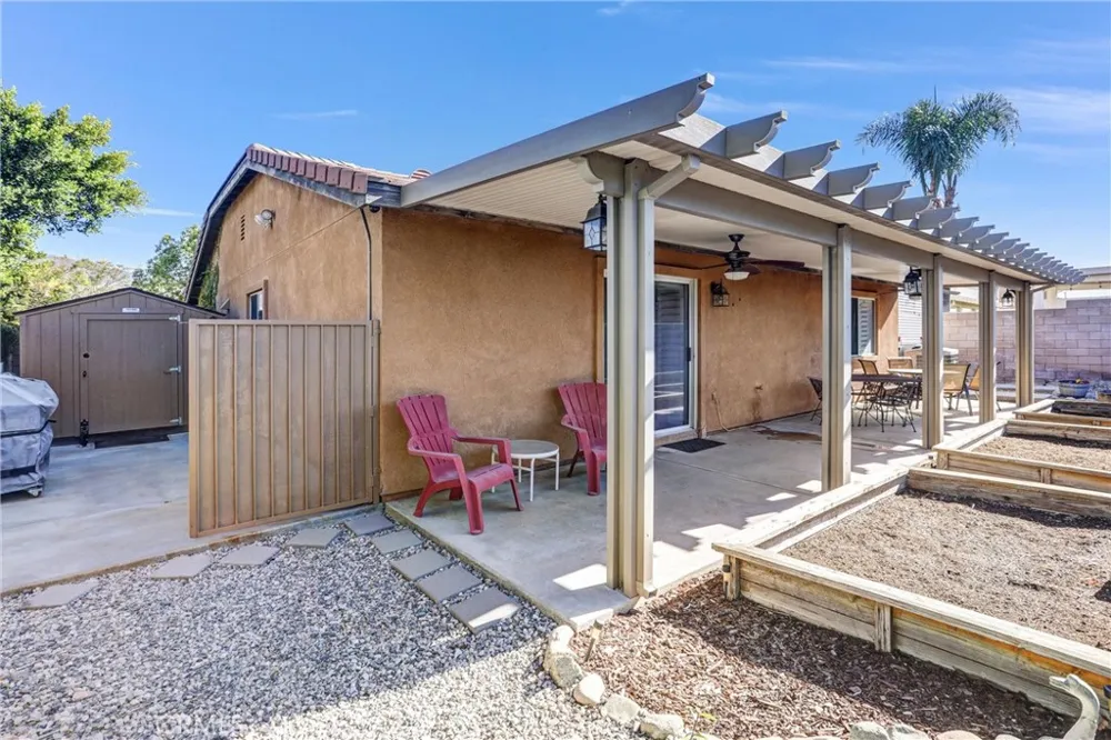 15381 Mallard Fontana, CA 92336