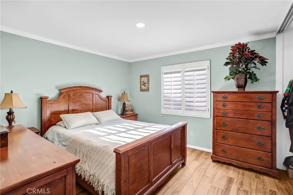 15381 Mallard Fontana, CA 92336