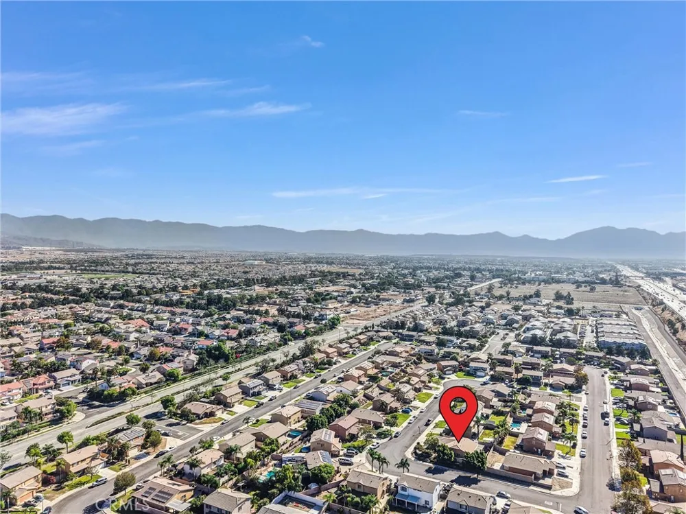 15381 Mallard Fontana, CA 92336