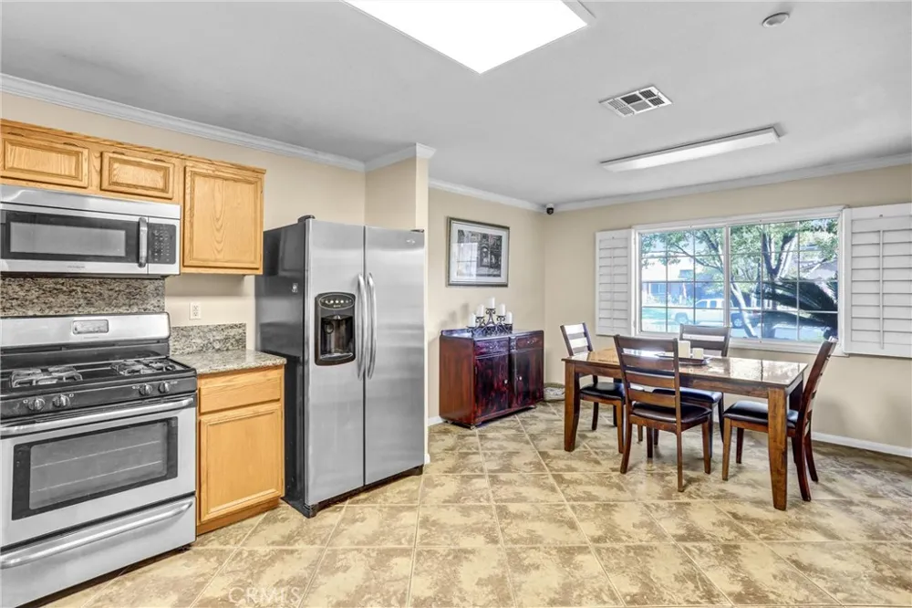 15381 Mallard Fontana, CA 92336