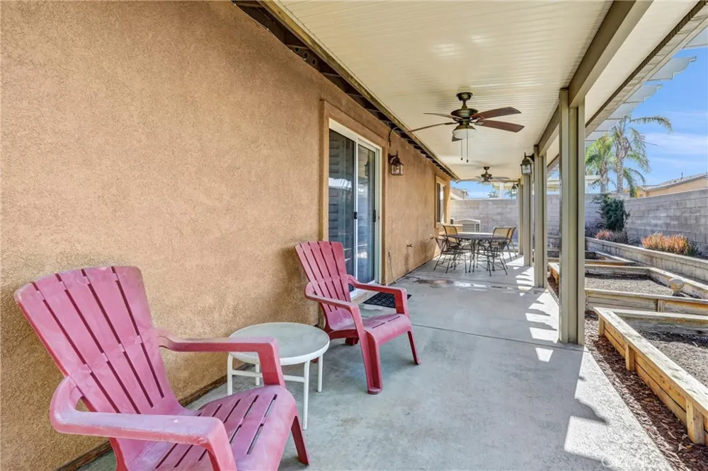 15381 Mallard Fontana, CA 92336