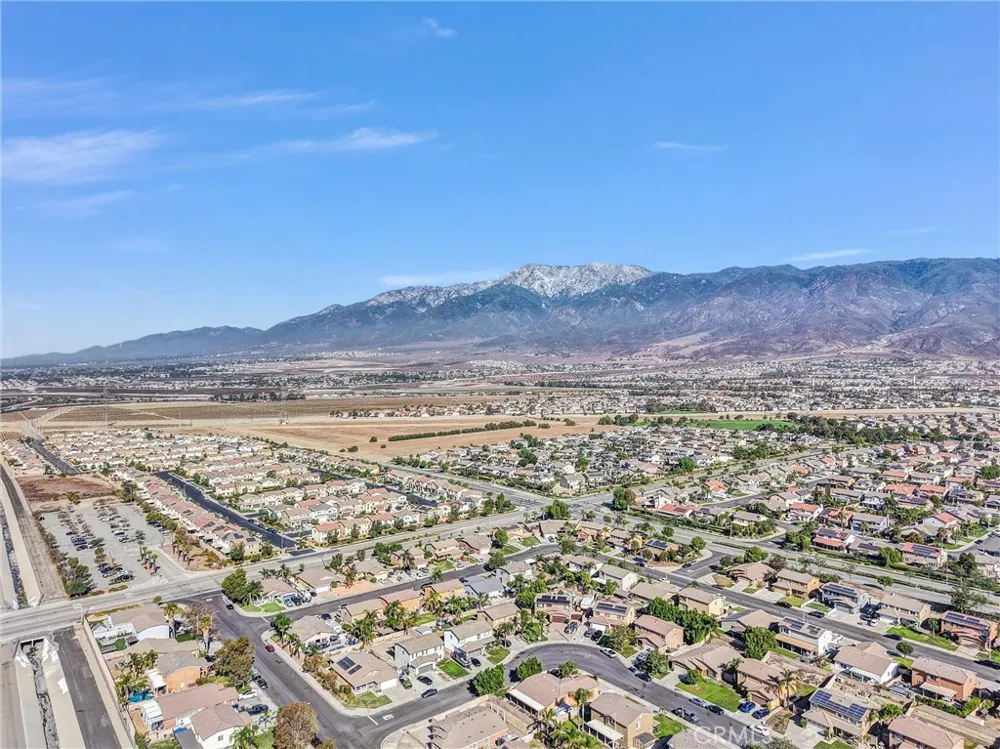 15381 Mallard Fontana, CA 92336