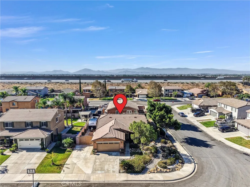 15381 Mallard Fontana, CA 92336