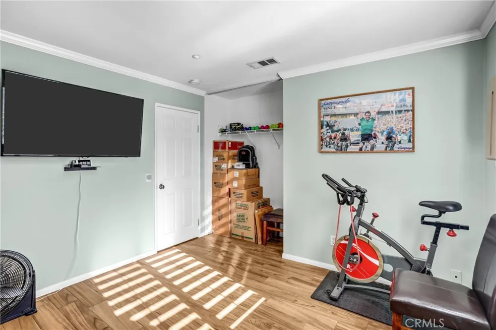 15381 Mallard Fontana, CA 92336