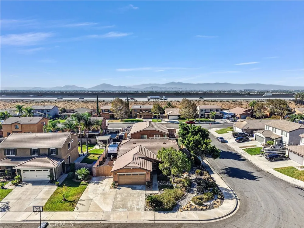 15381 Mallard Fontana, CA 92336