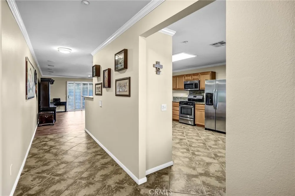 15381 Mallard Fontana, CA 92336