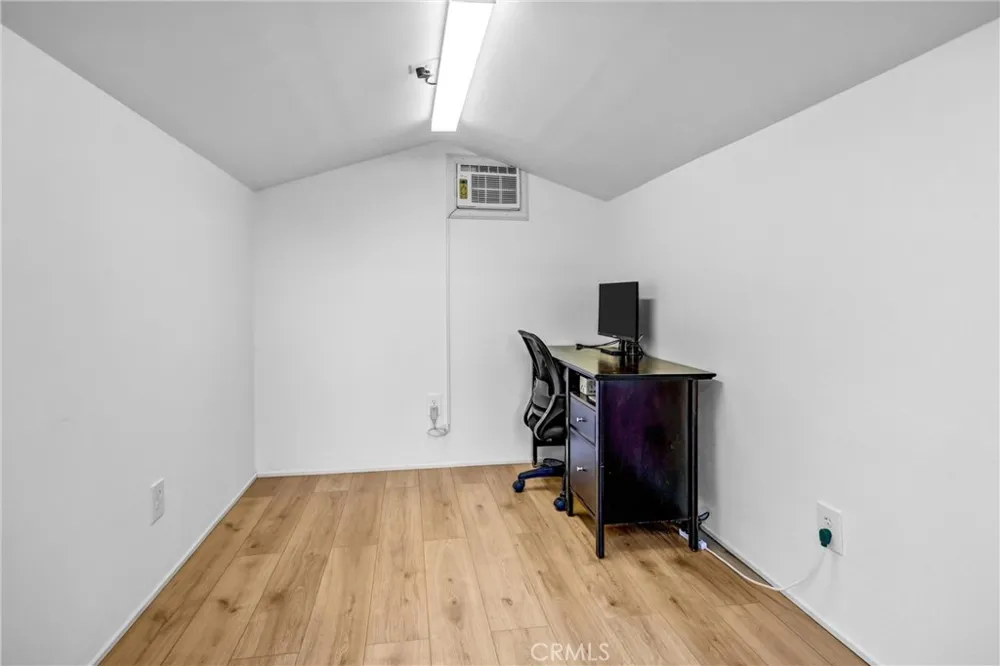 15381 Mallard Fontana, CA 92336