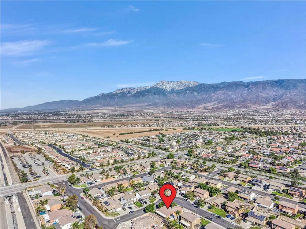 15381 Mallard Fontana, CA 92336