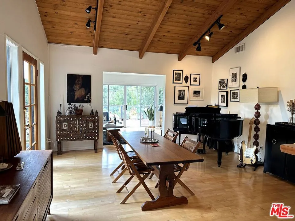 20485 Callon Drive Topanga, CA 90290
