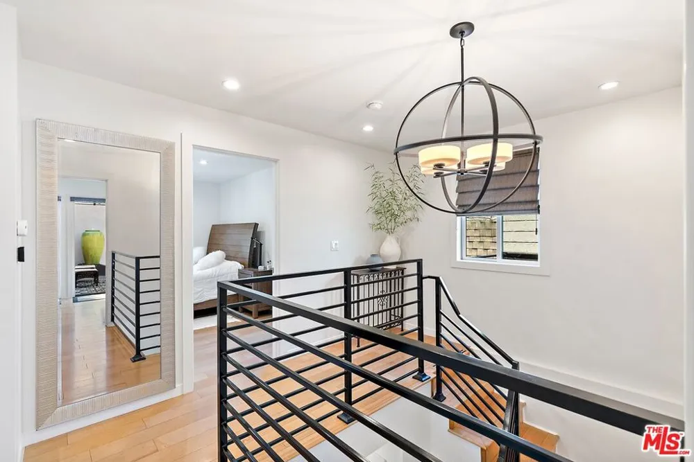 1655 Beverly Glen Boulevard Los Angeles, CA 90077