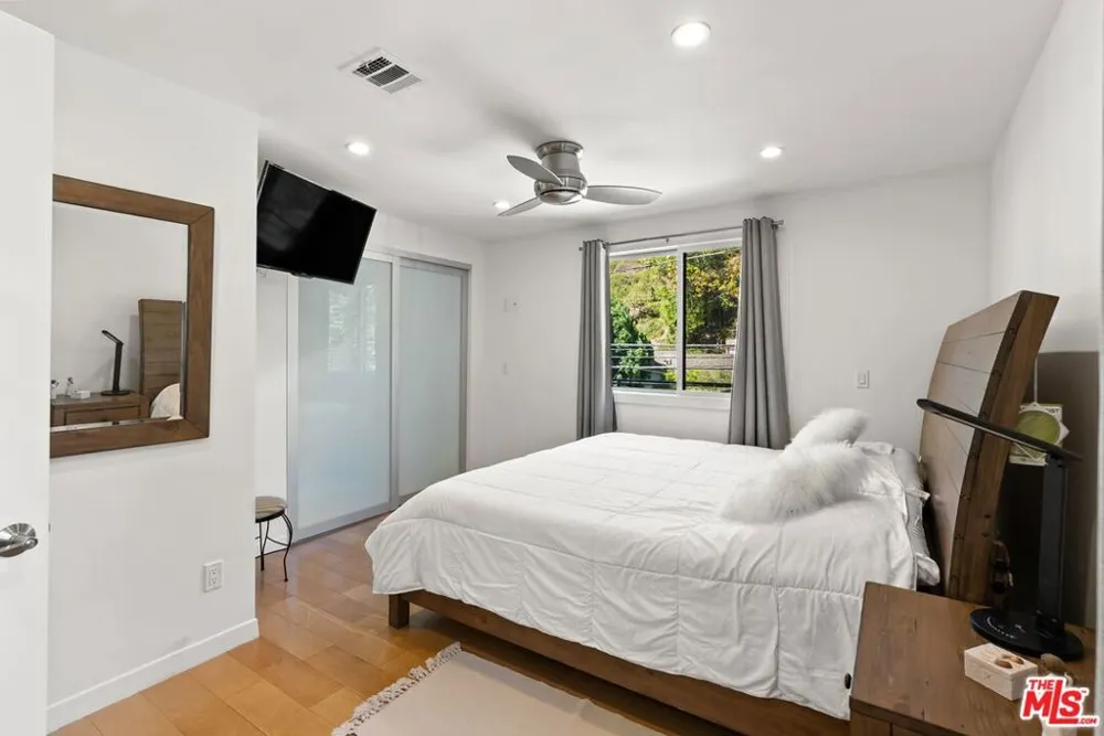 1655 Beverly Glen Boulevard Los Angeles, CA 90077