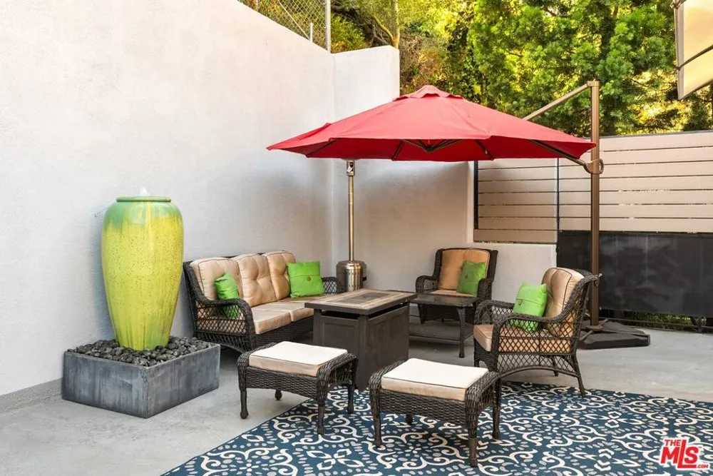 1655 Beverly Glen Boulevard Los Angeles, CA 90077