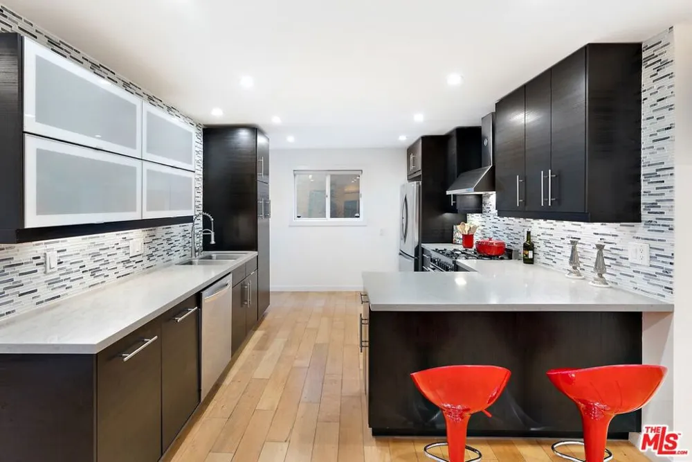1655 Beverly Glen Boulevard Los Angeles, CA 90077