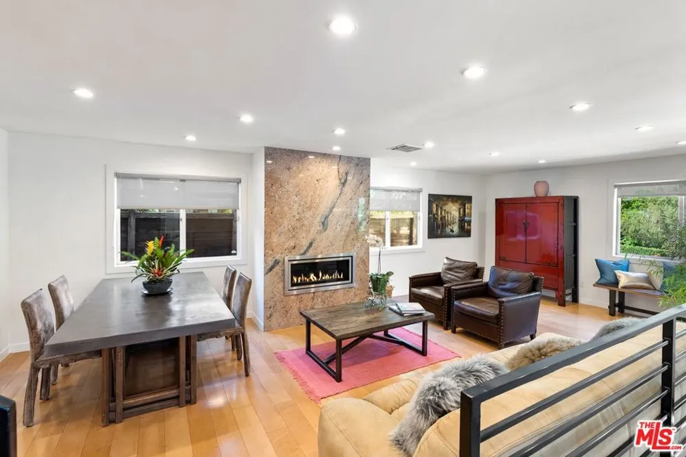 1655 Beverly Glen Boulevard Los Angeles, CA 90077