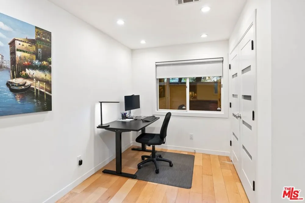 1655 Beverly Glen Boulevard Los Angeles, CA 90077