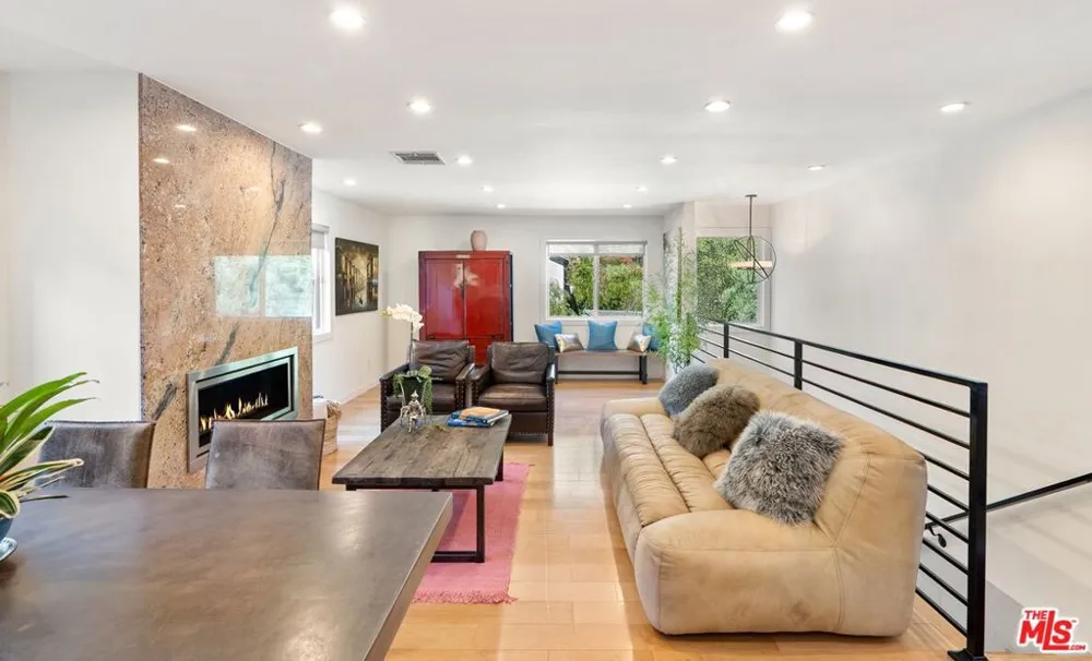 1655 Beverly Glen Boulevard Los Angeles, CA 90077