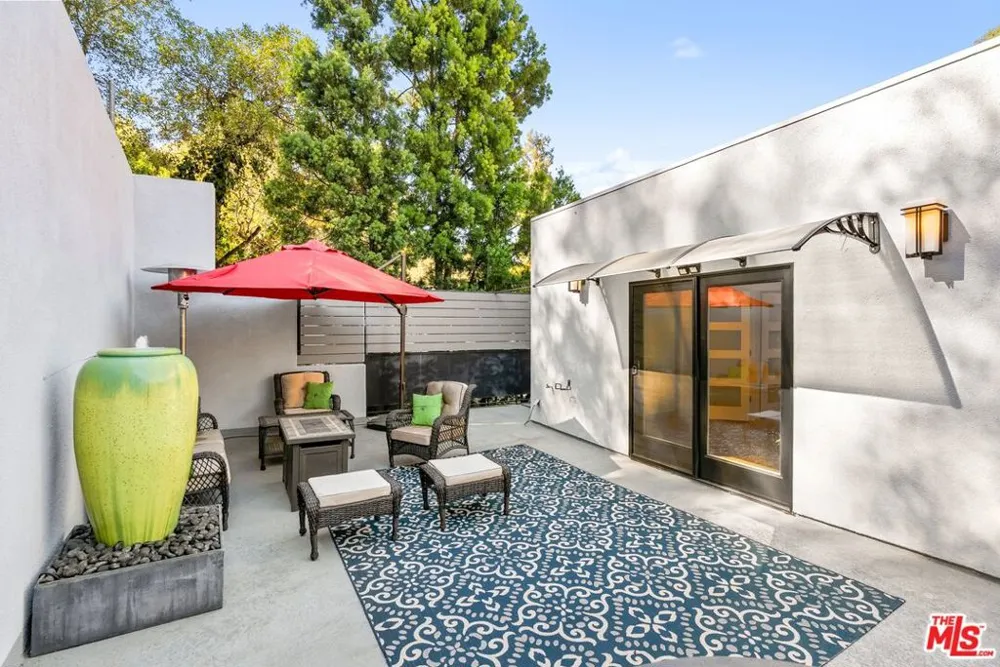 1655 Beverly Glen Boulevard Los Angeles, CA 90077