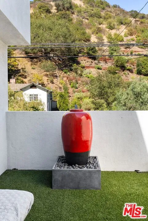 1655 Beverly Glen Boulevard Los Angeles, CA 90077