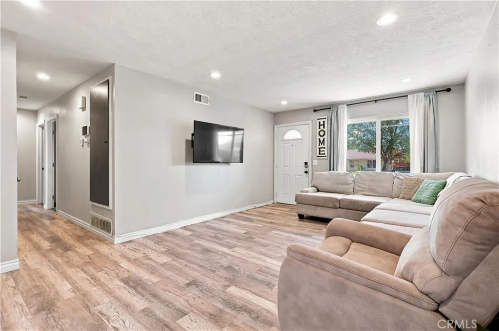 1530 Athol Street Bloomington, CA 92316