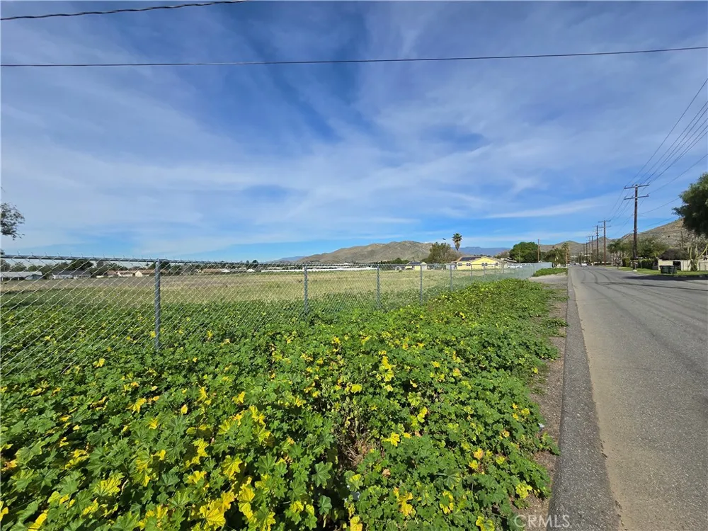 4511 Tyrolite Riverside, CA 92509