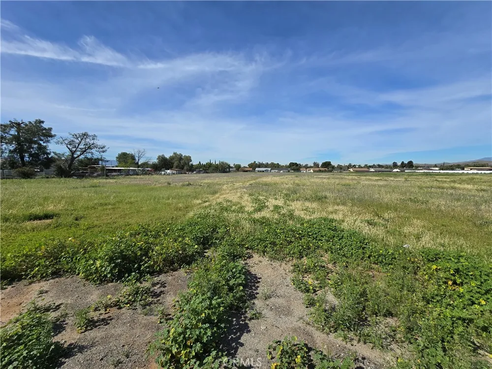 4511 Tyrolite Riverside, CA 92509