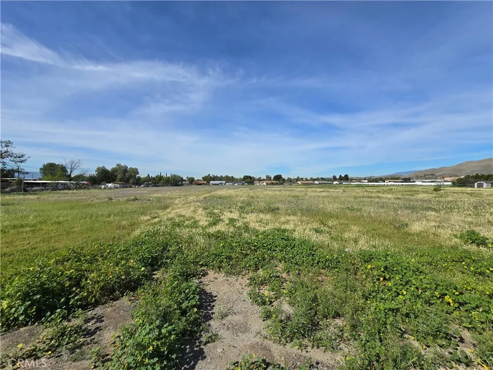 4511 Tyrolite Riverside, CA 92509