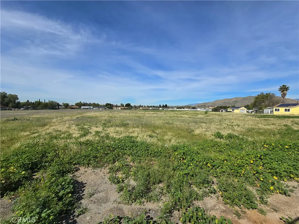 4511 Tyrolite Riverside, CA 92509
